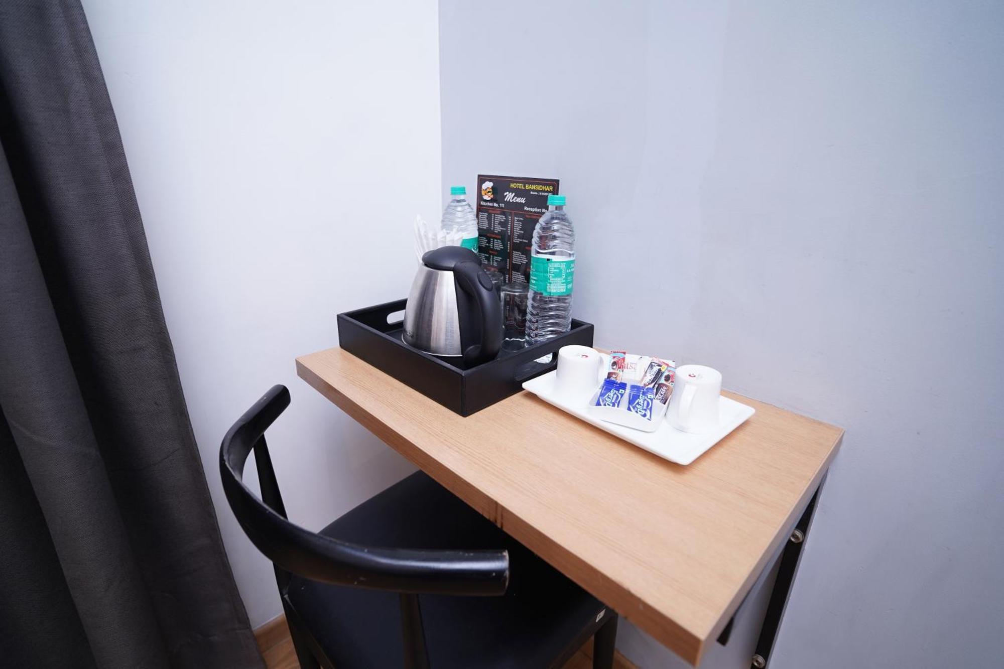Hotel Mira Residency- Outer Ring Road, Paschim Vihar Delhi  Exteriör bild