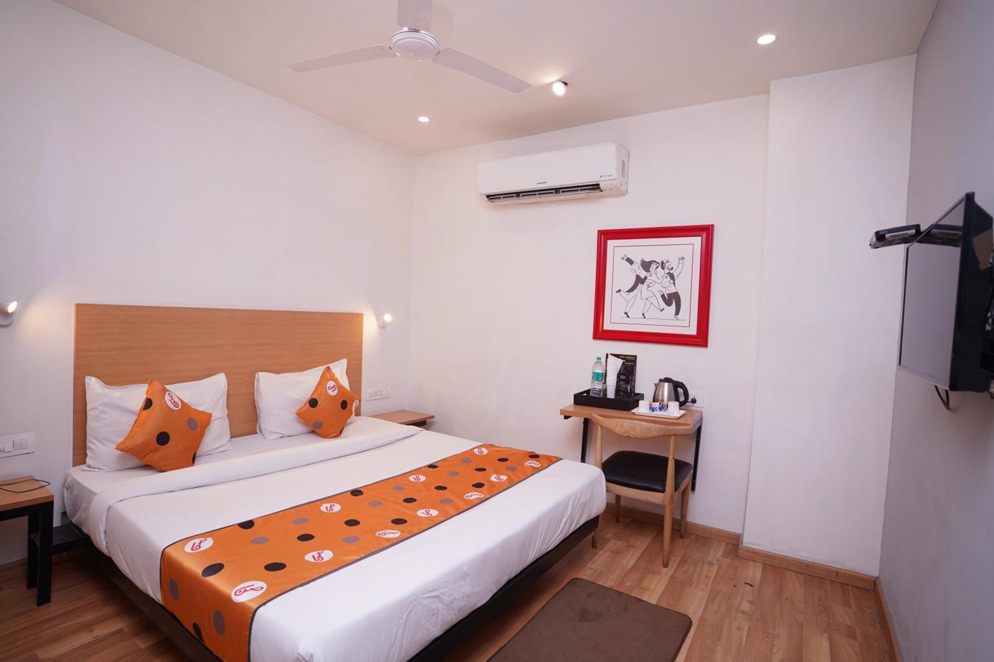 Hotel Mira Residency- Outer Ring Road, Paschim Vihar Delhi  Exteriör bild