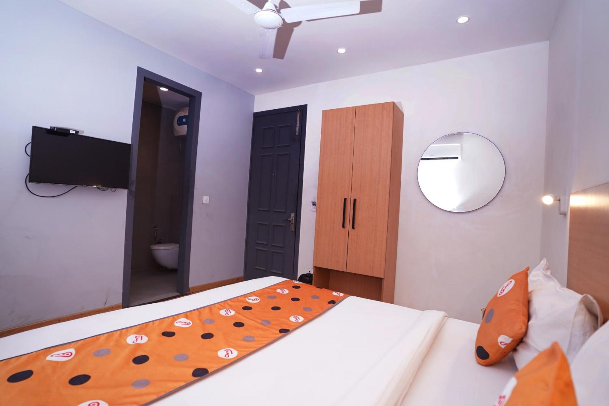 Hotel Mira Residency- Outer Ring Road, Paschim Vihar Delhi  Exteriör bild