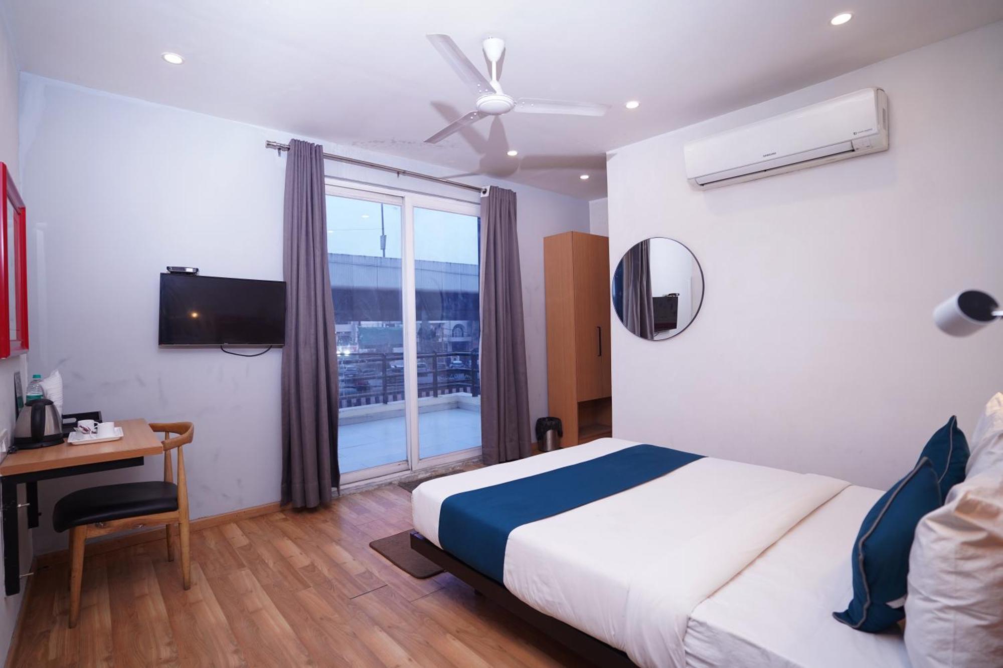 Hotel Mira Residency- Outer Ring Road, Paschim Vihar Delhi  Exteriör bild