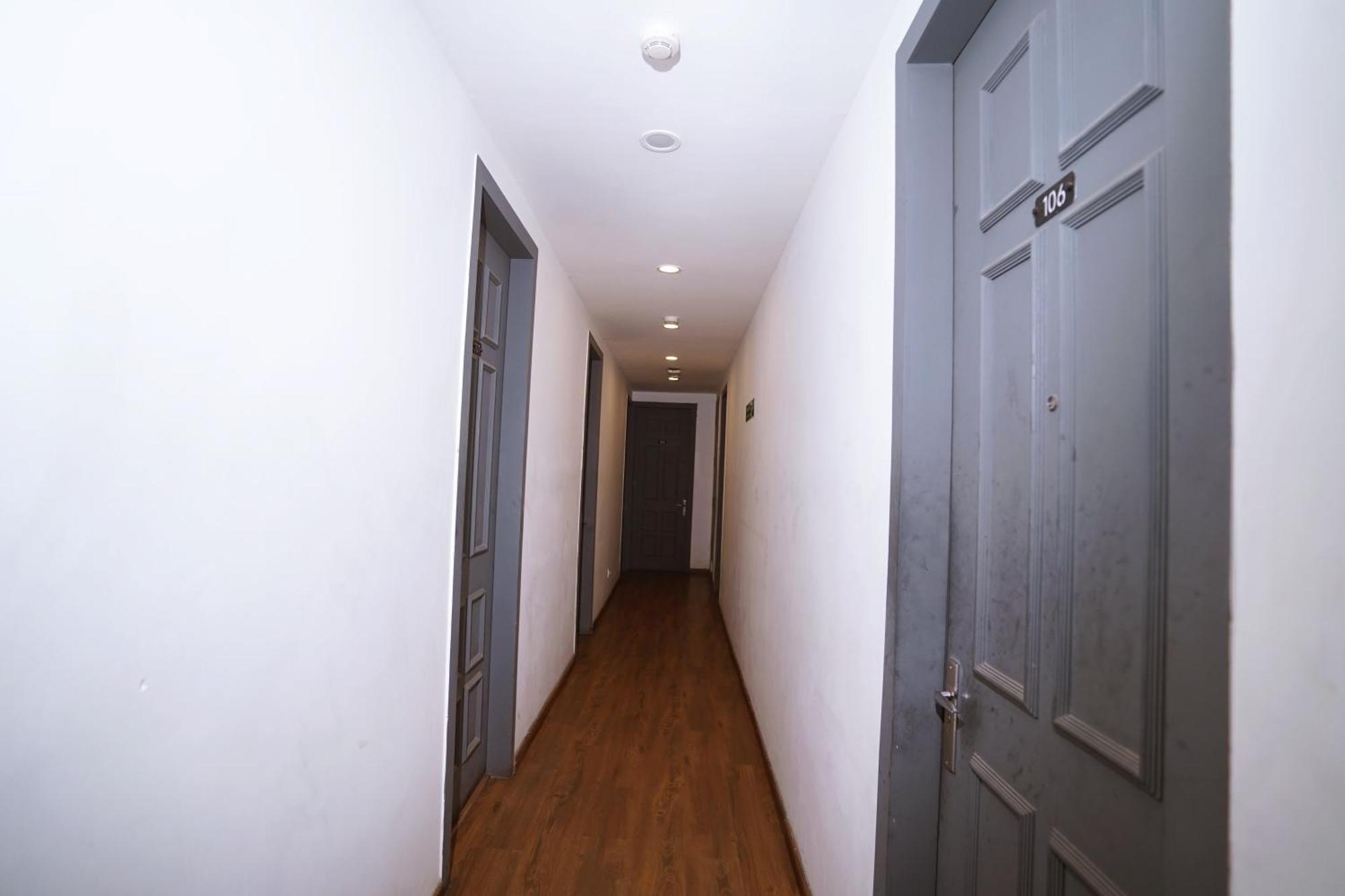 Hotel Mira Residency- Outer Ring Road, Paschim Vihar Delhi  Exteriör bild