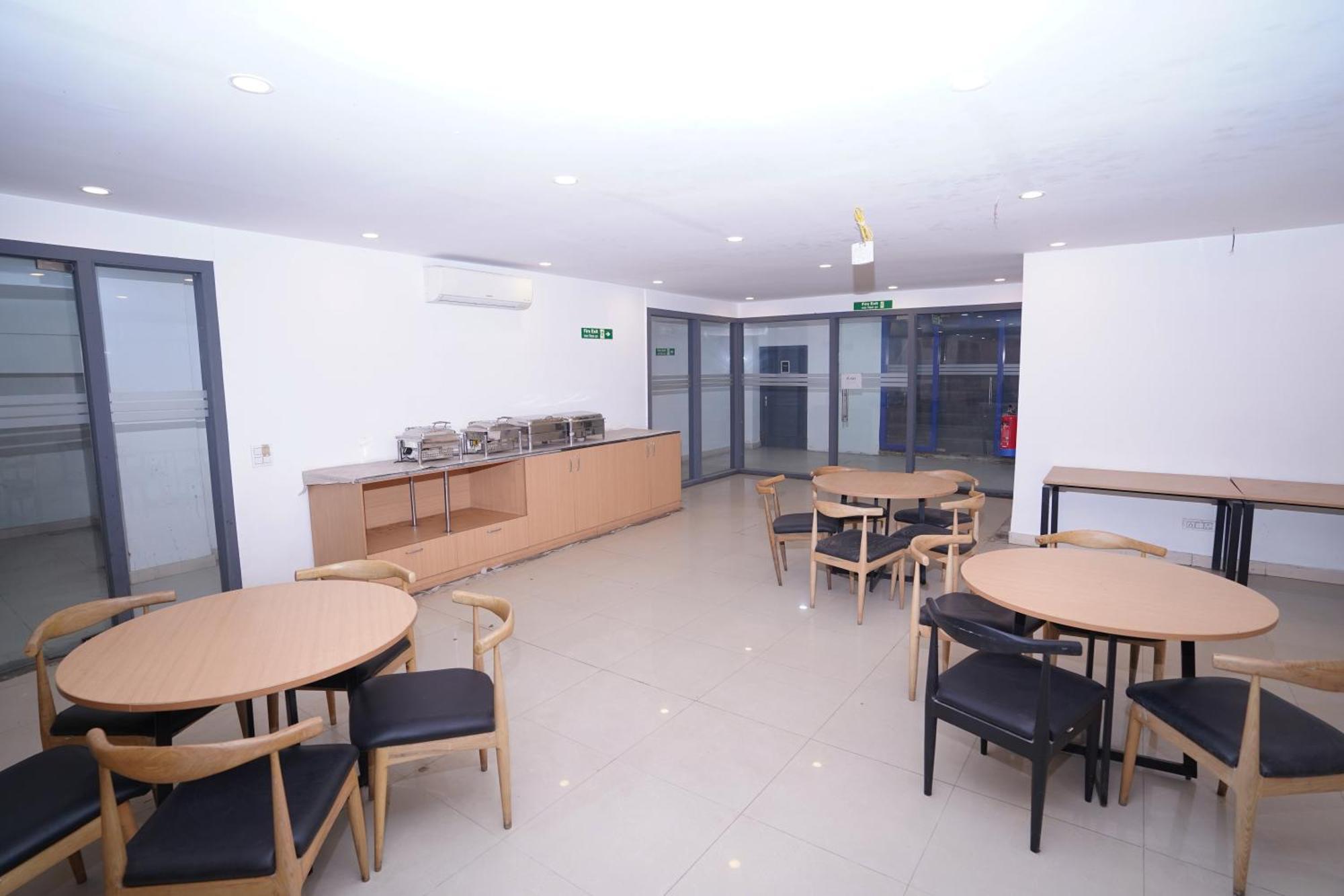 Hotel Mira Residency- Outer Ring Road, Paschim Vihar Delhi  Exteriör bild