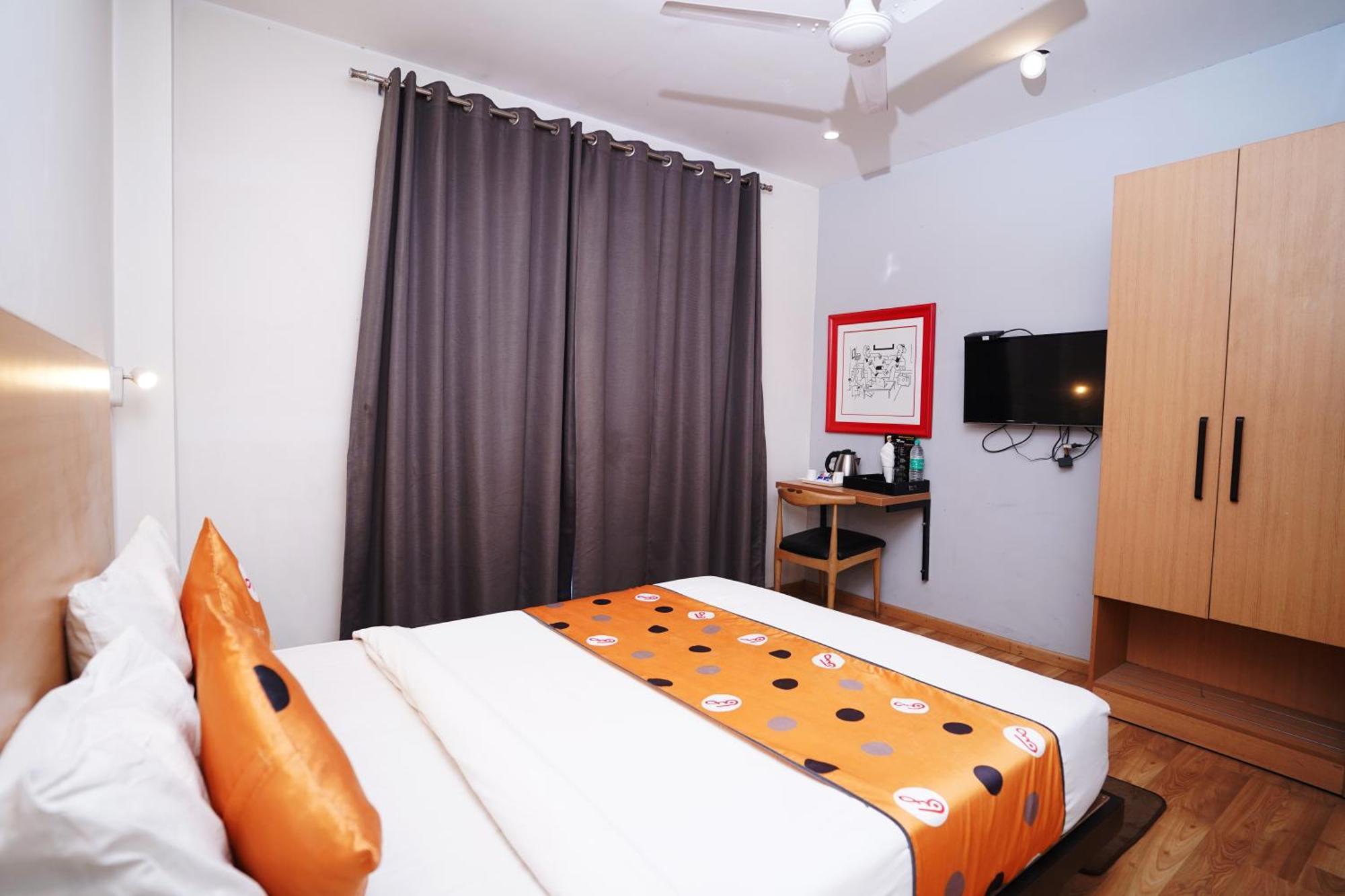 Hotel Mira Residency- Outer Ring Road, Paschim Vihar Delhi  Exteriör bild