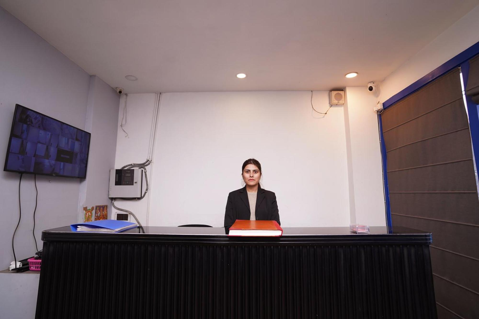 Hotel Mira Residency- Outer Ring Road, Paschim Vihar Delhi  Exteriör bild