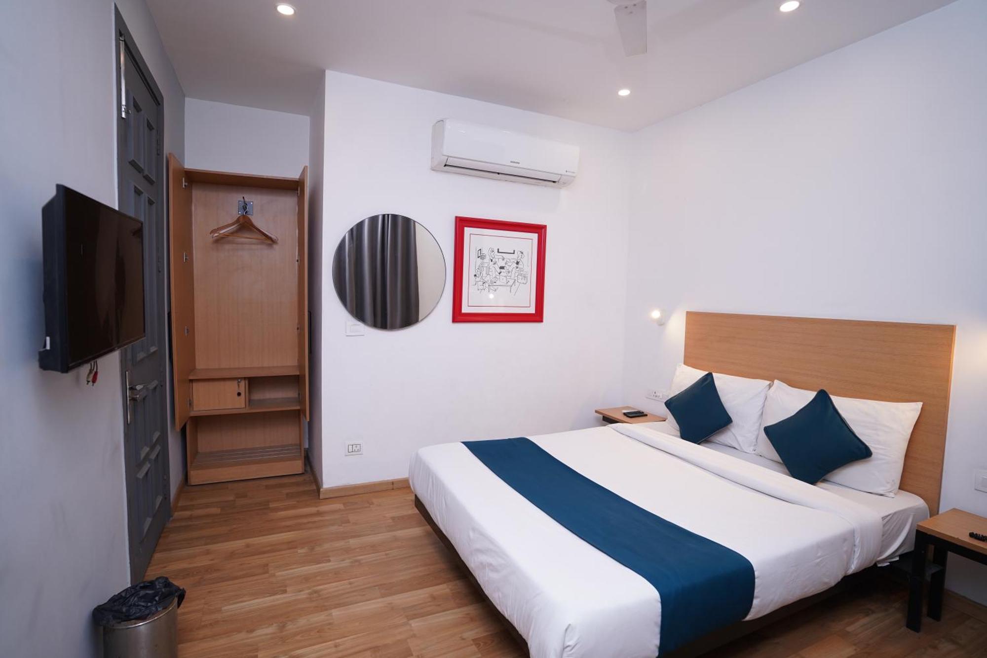 Hotel Mira Residency- Outer Ring Road, Paschim Vihar Delhi  Exteriör bild