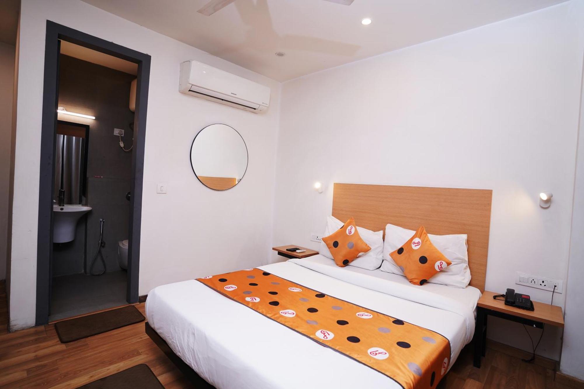 Hotel Mira Residency- Outer Ring Road, Paschim Vihar Delhi  Exteriör bild